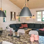 Seaside Cozy Cottage-by Traum *
