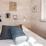 Seaside Cozy Cottage-by Traum