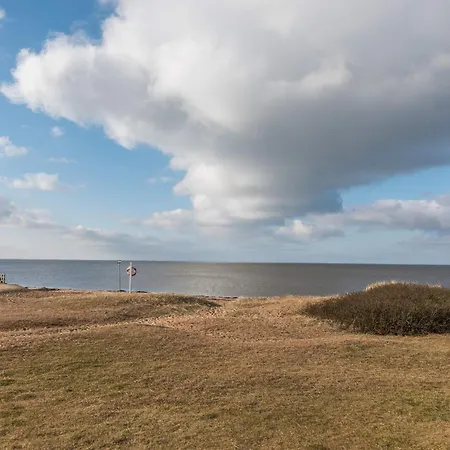 Seaside Cozy Cottage-by Traum Holiday home