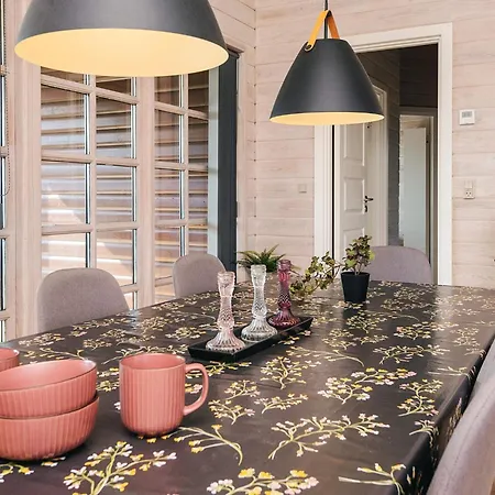Seaside Cozy Cottage-by Traum Holiday home