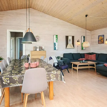 Seaside Cozy Cottage-by Traum 度假居